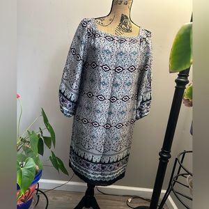 I’m selling this abs collection dress size 6 multicolor.